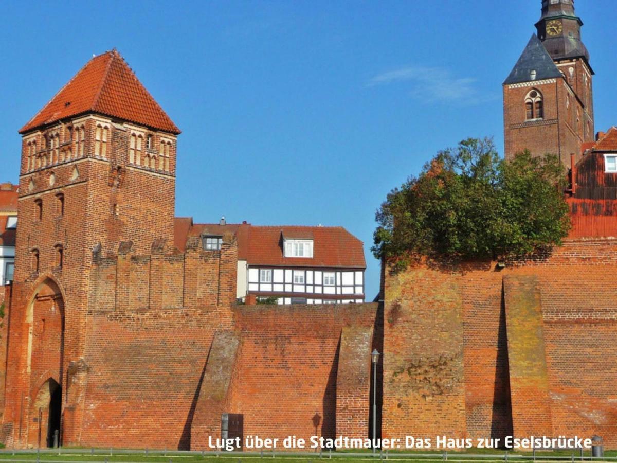 Apartamento Haus zur Eselsbrücke Tangermünde Exterior foto